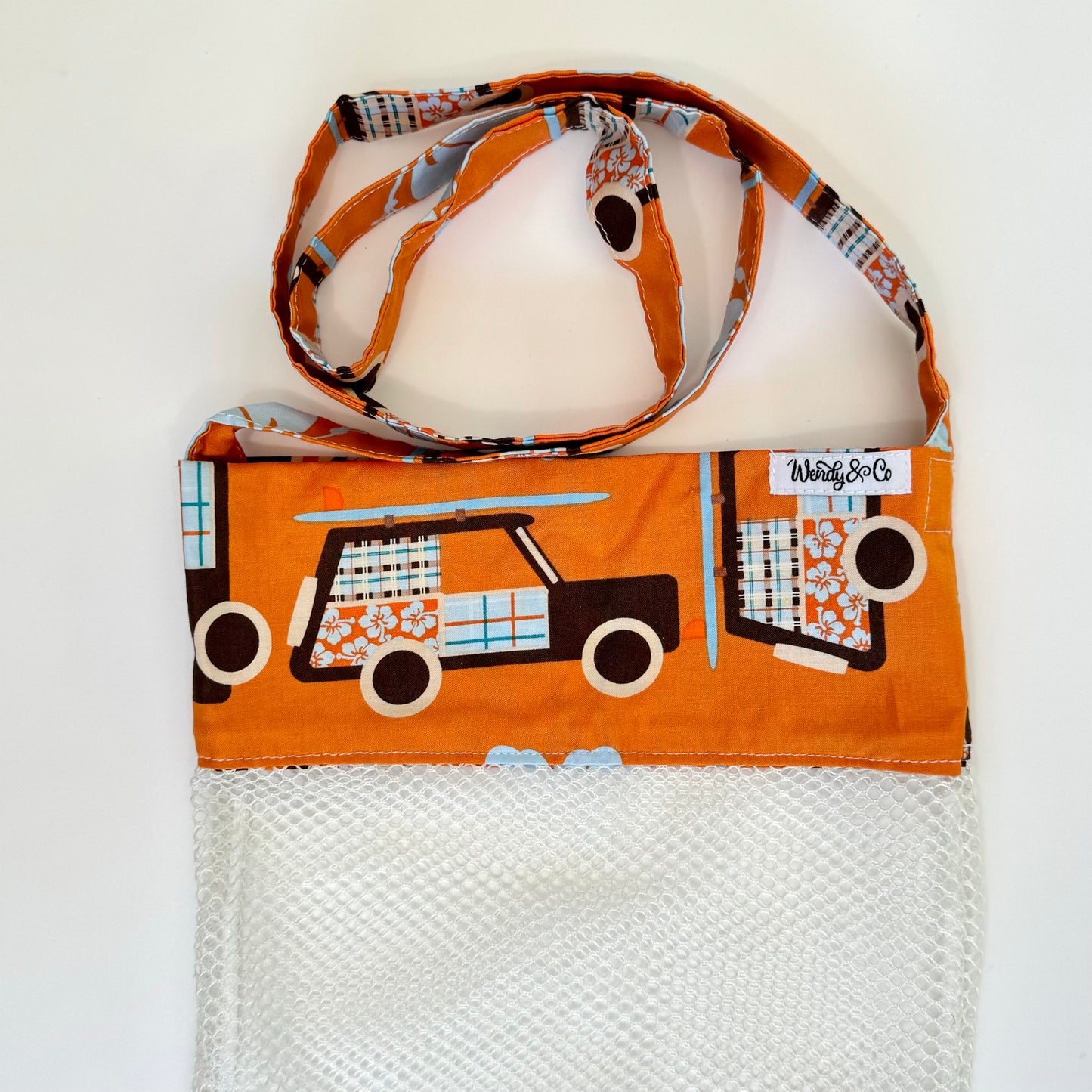 Crossbody seashell bag great for beachcomber.