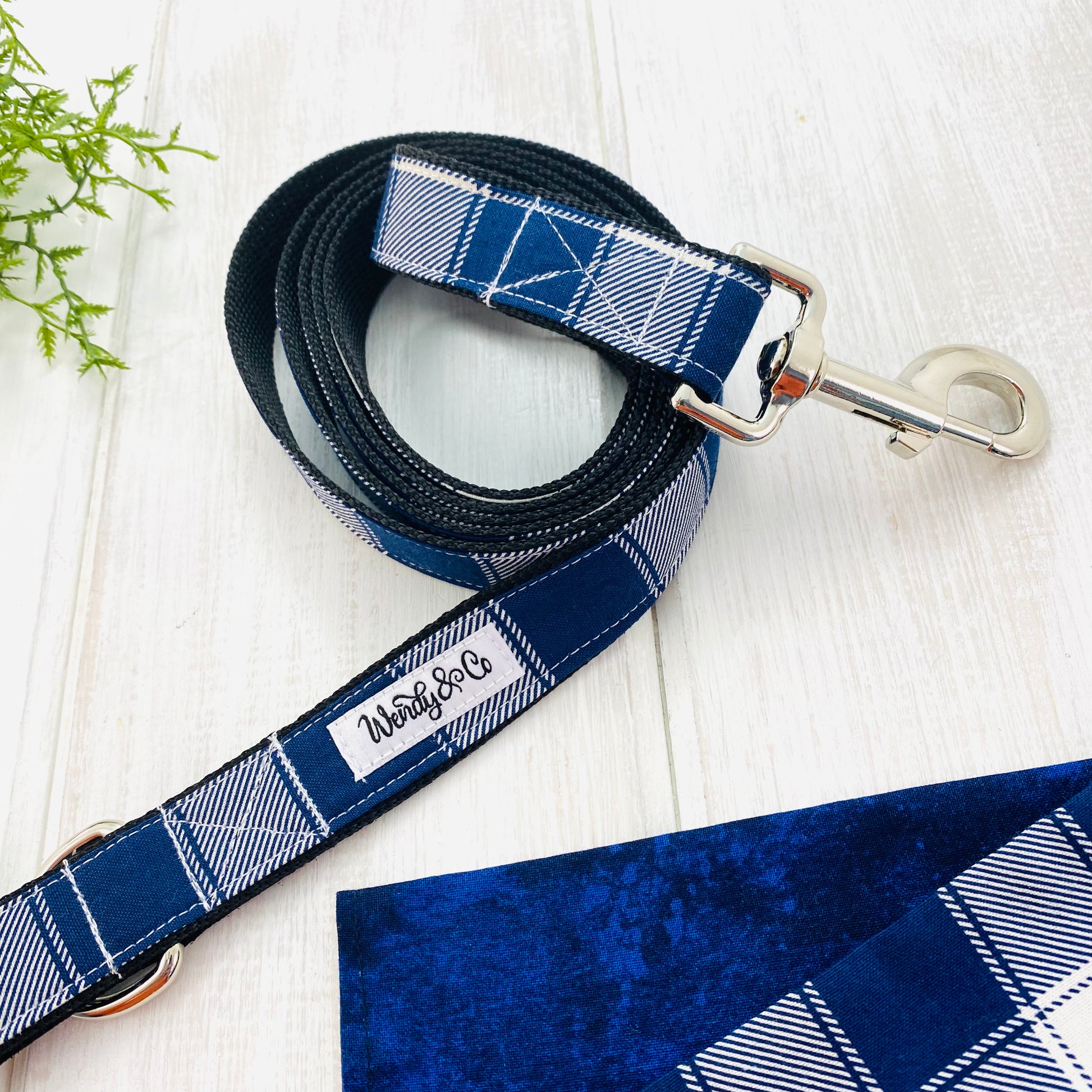 Navy and cream check dog leash.
