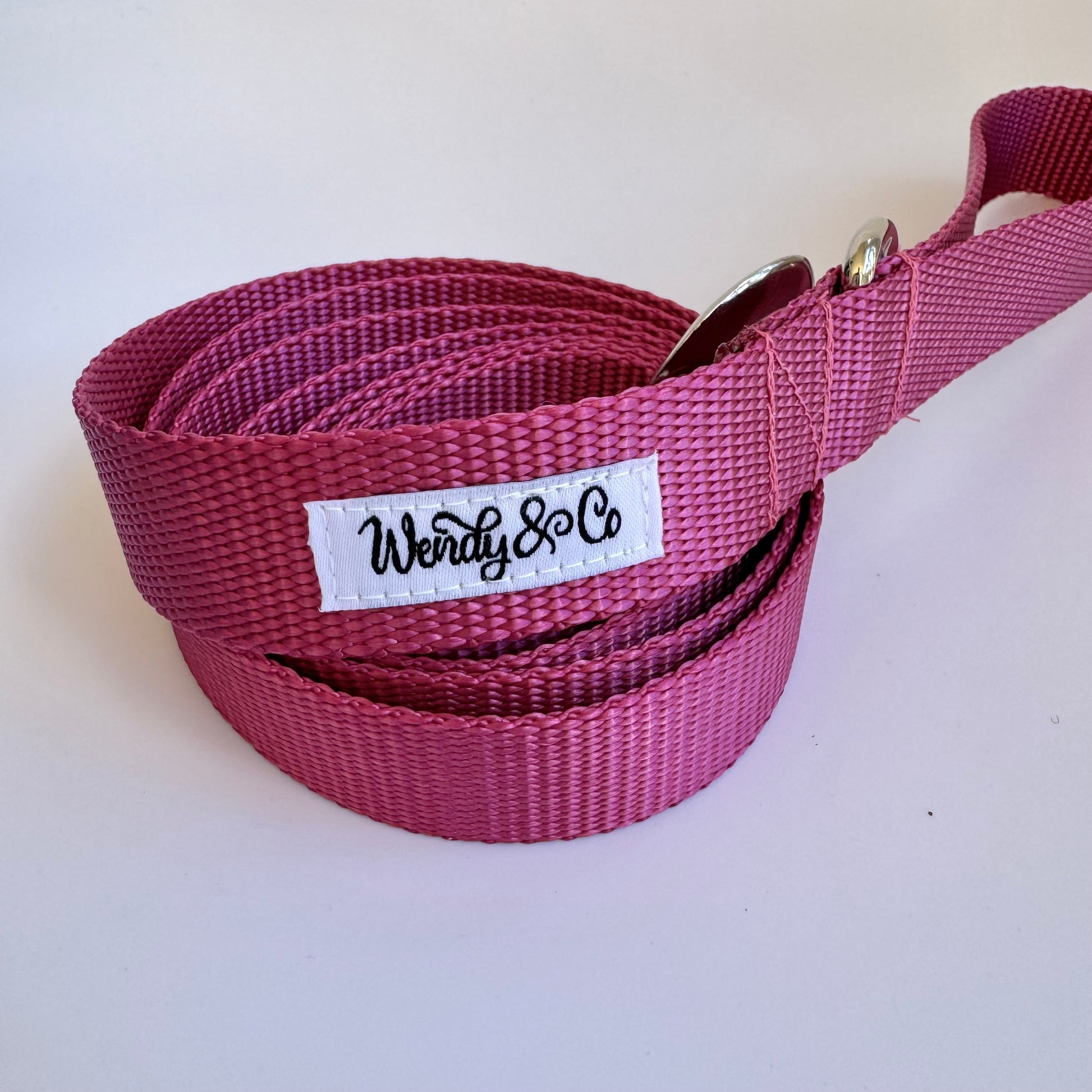 Mauve pink solid color leash for dogs.