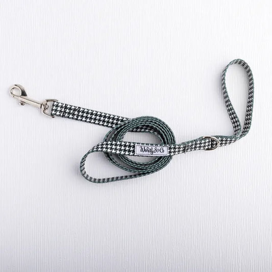 Waterproof leash in black and white check.