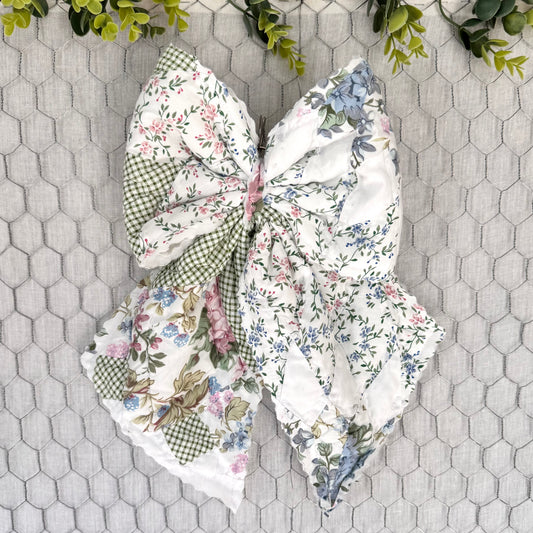 Abigale Quilted Bow Door Hanger