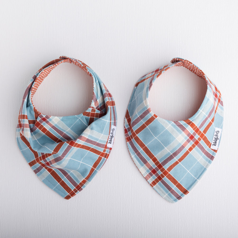 Bandana and smooth front bib in slate blue plaid.