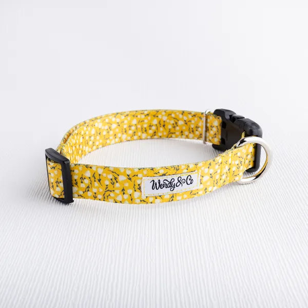 Dog collar with yellow floral print from the Buttercup collection.