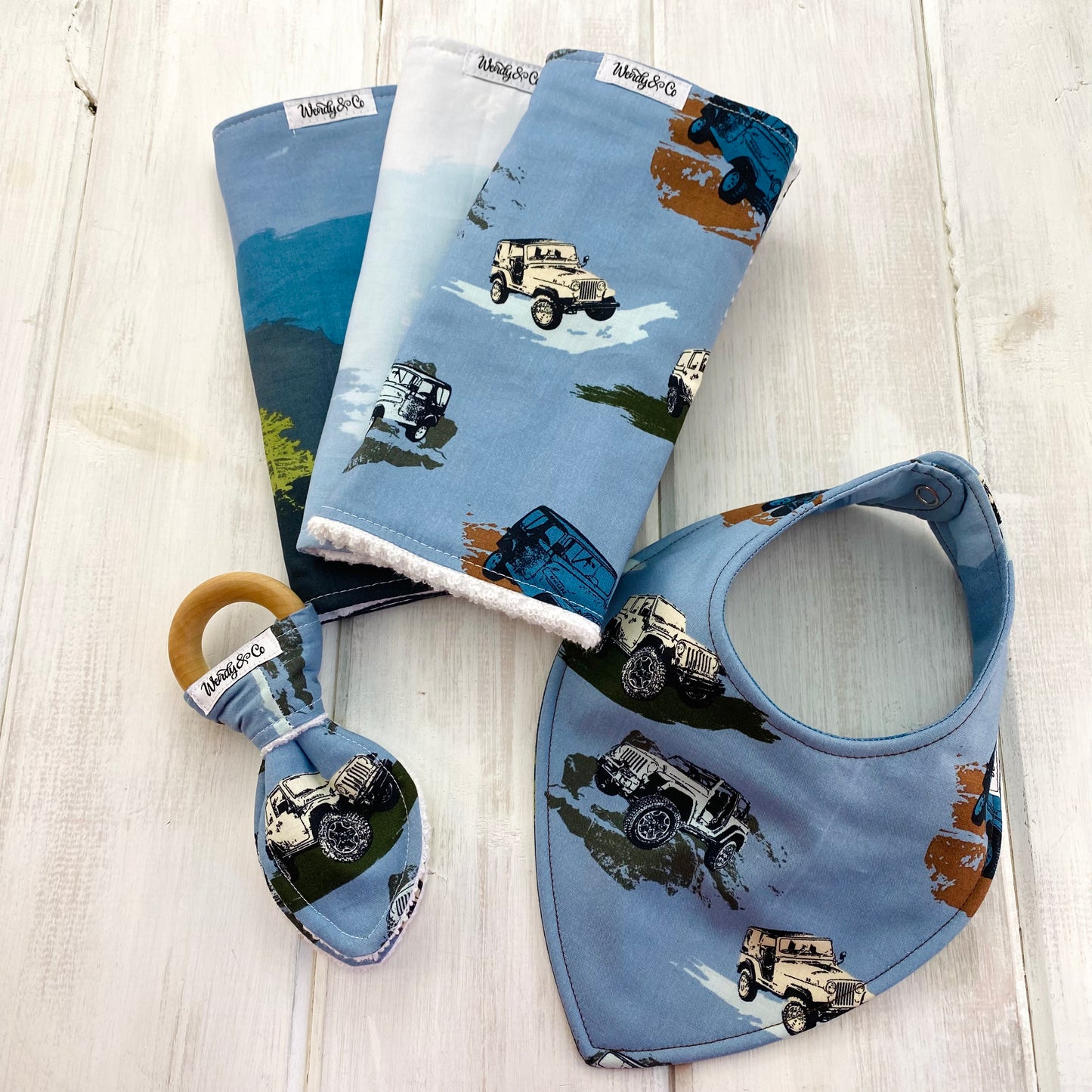 Baby gift set for jeep lovers, burp cloth, bib and teether.
